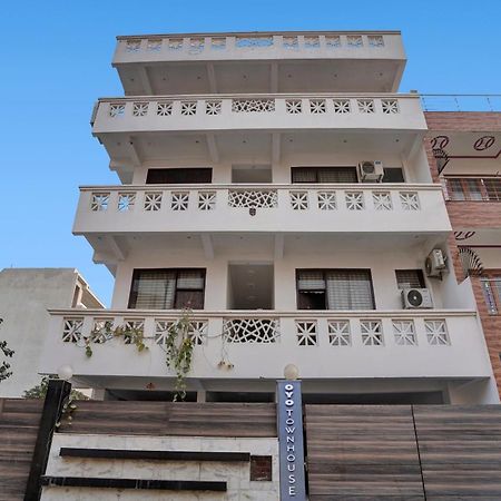 Collection O Samira Residency Near Botanic Garden Of Indian Republic Hotel Noida Exterior foto