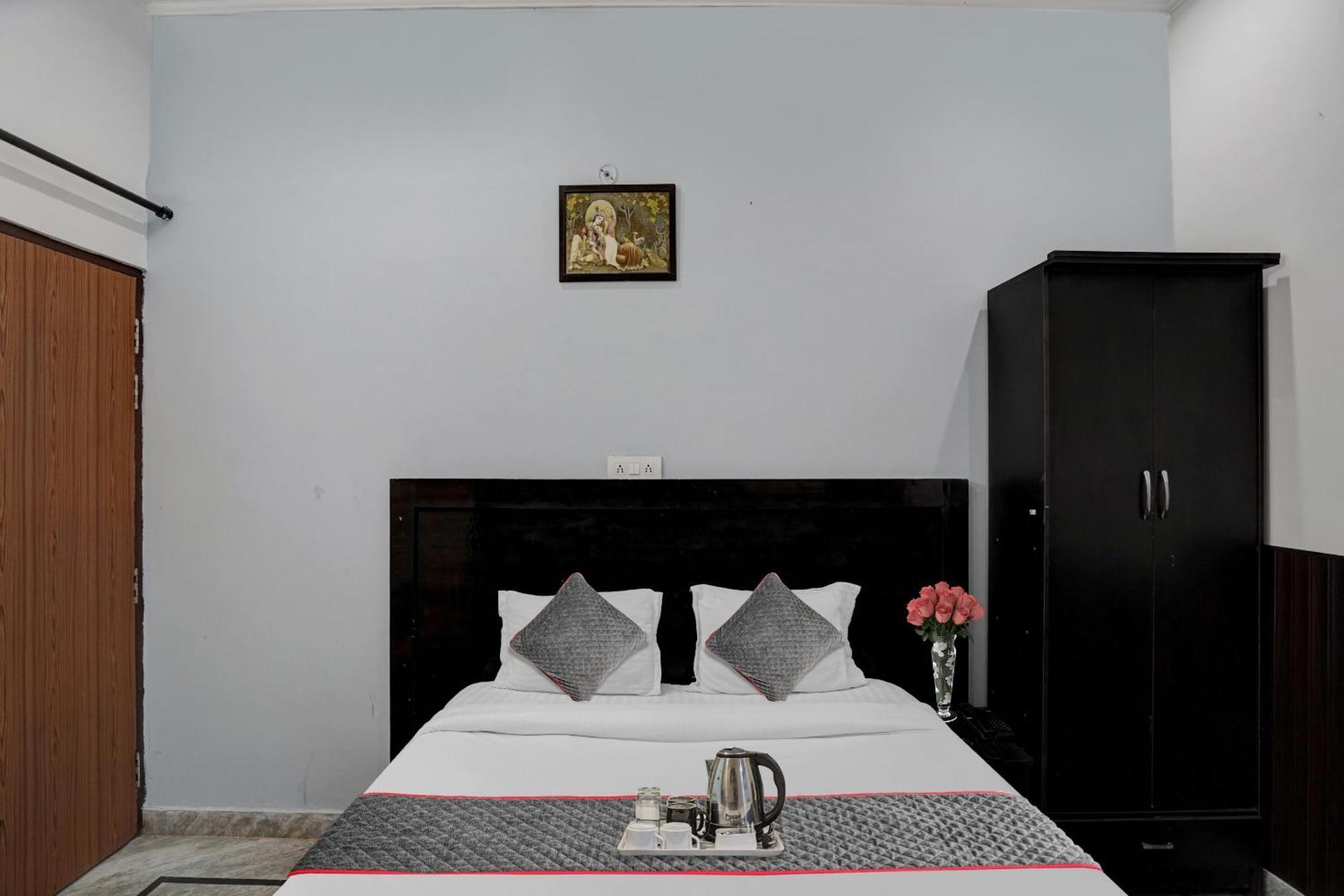 Collection O Samira Residency Near Botanic Garden Of Indian Republic Hotel Noida Exterior foto