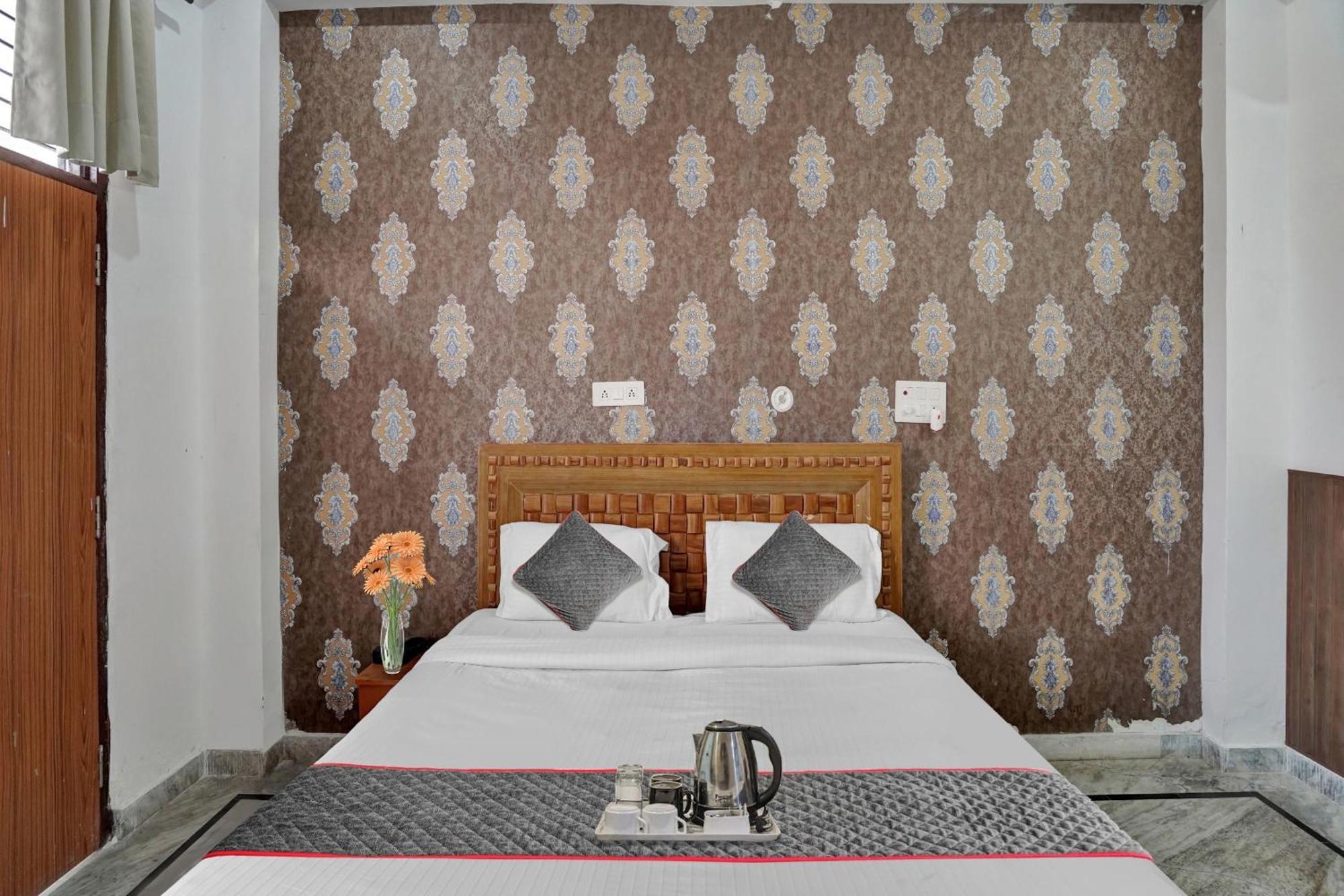 Collection O Samira Residency Near Botanic Garden Of Indian Republic Hotel Noida Exterior foto