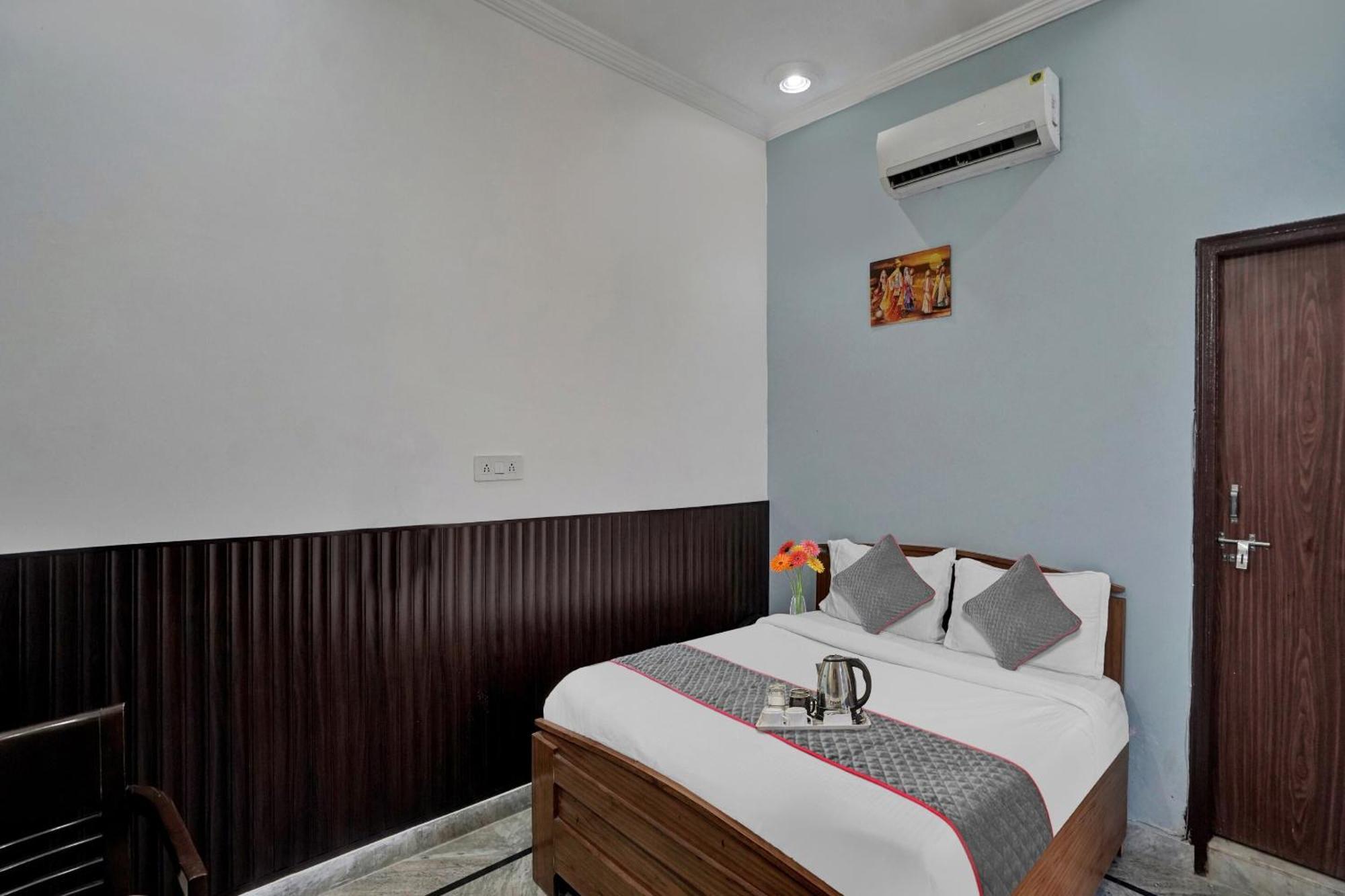 Collection O Samira Residency Near Botanic Garden Of Indian Republic Hotel Noida Exterior foto