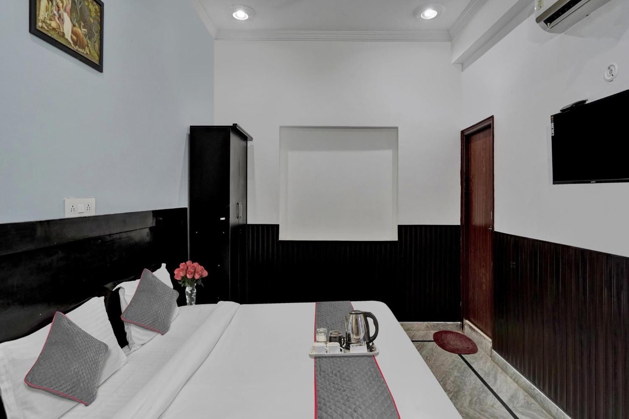Collection O Samira Residency Near Botanic Garden Of Indian Republic Hotel Noida Exterior foto